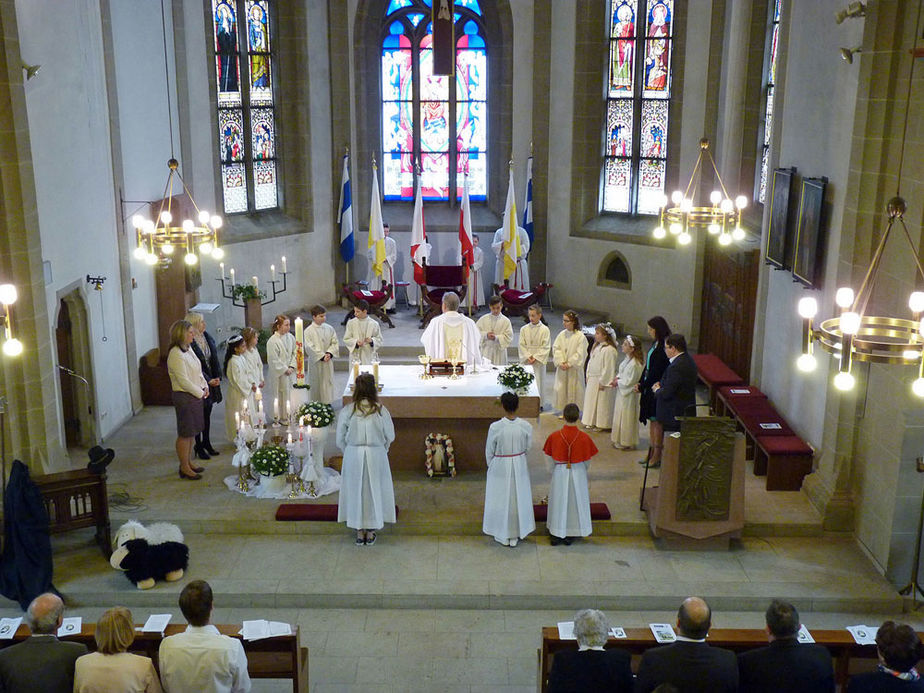 1. Heilige Kommunion in St. Crescentius (Foto: Karl-Franz Thiede)